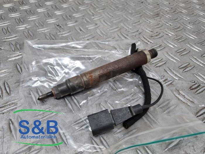 Usagé Injecteurs Volkswagen Polo IV (9N1/2/3) 1.9 SDI Prix € 30,00 Règlement à la marge proposé par Schaap & Bron