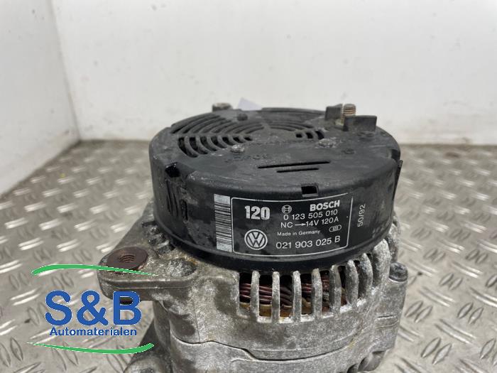 Dynamo from a Volkswagen Golf III (1H1) 2.8 VR6 2000