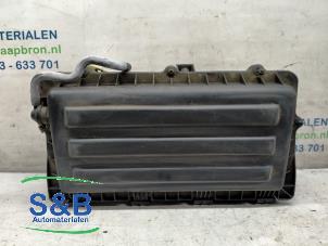Usados Cuerpo de filtro de aire Volkswagen Polo IV (9N1/2/3) 1.4 16V BiFuel Precio € 33,00 Norma de margen ofrecido por Schaap & Bron