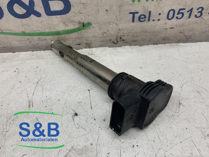 Zündspule van een Volkswagen Golf V (1K1) 2.0 GTI 16V 2006