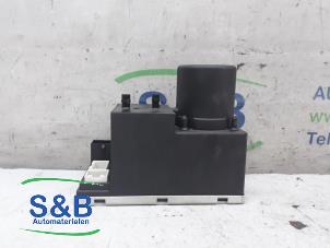 Used Electric central locking vacuum pump Audi A3 (8L1) 1.8 20V Price € 65,00 Margin scheme offered by Schaap & Bron