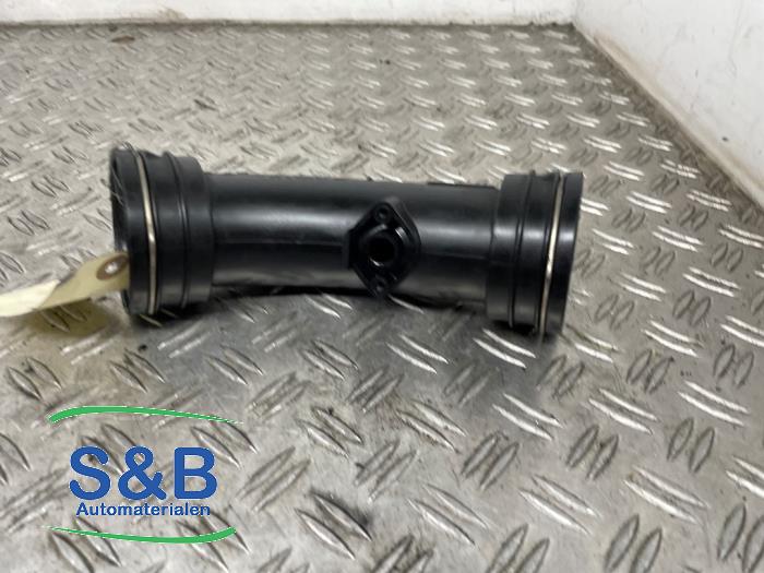 Gebrauchte Intercooler Schlauch Volkswagen Transporter/Caravelle T5 2.5 TDi Preis € 35,00 Margenregelung angeboten von Schaap & Bron