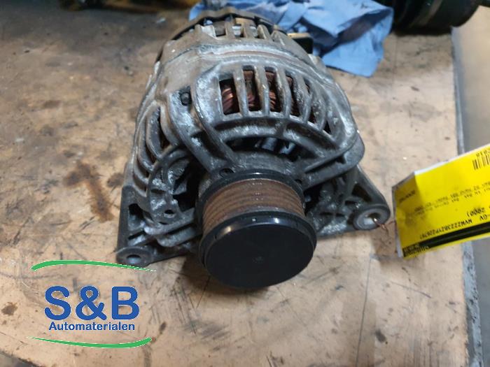 Begagnade Dynamo Volkswagen Passat (3B2) 1.8 20V Pris € 50,00 Marginaltabell erbjuds av Schaap & Bron