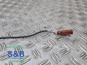 Auspuff Temperatursensor van een Volkswagen Golf V (1K1) 1.9 TDI 2008