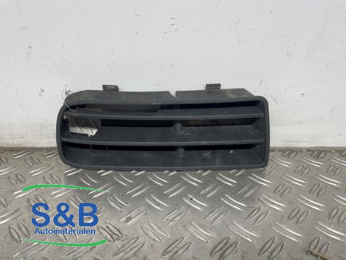 Front bumper lower grill