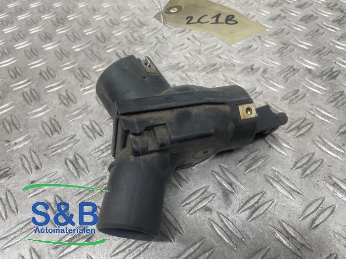 Luftmengenmesser van een Volkswagen Polo III (6N1) 1.4i 60 1997