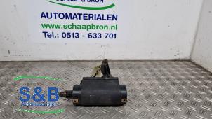 Luftmengenmesser van een Volkswagen Polo III (6N1) 1.6i 75 1995