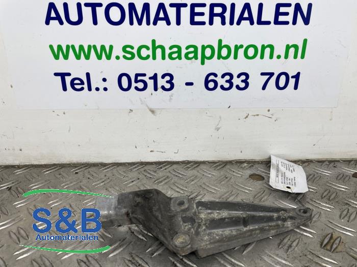 Used Engine mount Audi A4 (B6) 2.0 20V Price € 15,00 Margin scheme offered by Schaap & Bron