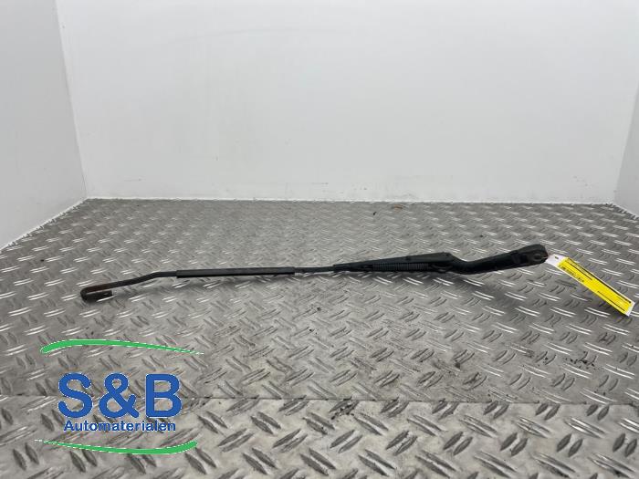 Front wiper arm from a Volkswagen LT 2007