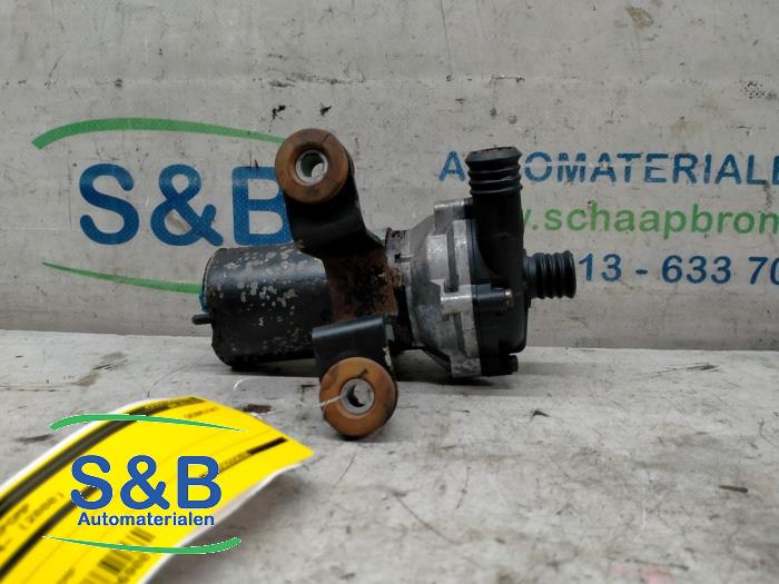 Begagnade Extra vattenpump Audi A8 (D2) 3.3 TDI 32V Quattro Pris € 165,00 Marginaltabell erbjuds av Schaap & Bron
