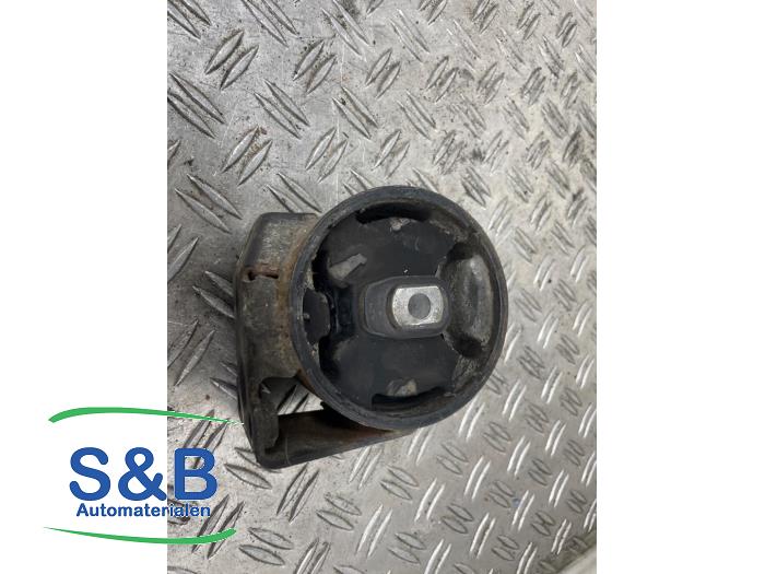 Used Engine mount Volkswagen Golf II (19E) 1.3 Price € 35,00 Margin scheme offered by Schaap & Bron