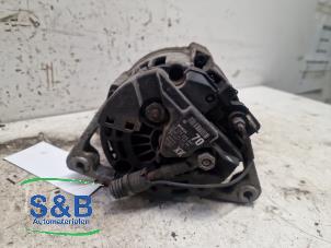 Dynamo van een Opel Corsa D 1.4 16V Twinport 2008