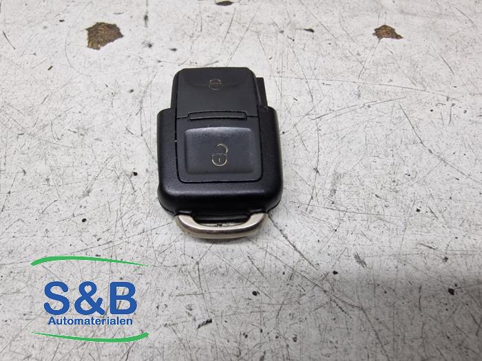 Używane Chip klucza Volkswagen Transporter/Caravelle T5 2.5 TDi 4Motion Cena € 15,00 Procedura marży oferowane przez Schaap & Bron