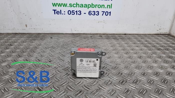 Begagnade Airbagmodul Volkswagen Passat (3B2) 1.9 TDi 110 Pris € 39,99 Marginaltabell erbjuds av Schaap & Bron