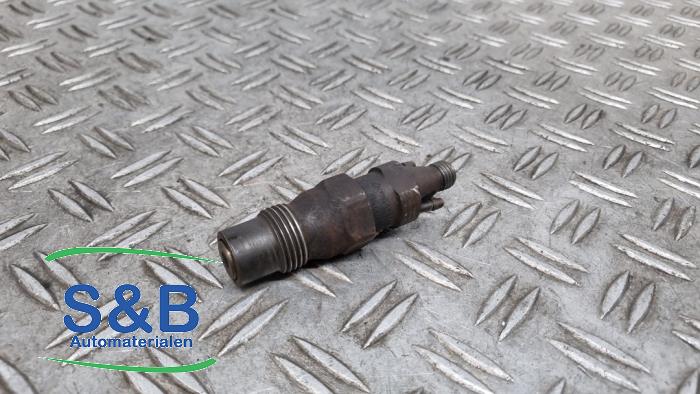 Usagé Injecteurs Volvo 240/242/244 240 GLD Prix € 39,99 Règlement à la marge proposé par Schaap & Bron