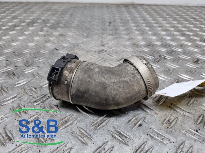 Intercooler Schlauch van een Volkswagen Transporter/Caravelle T5 2.0 TDI DRF 2012