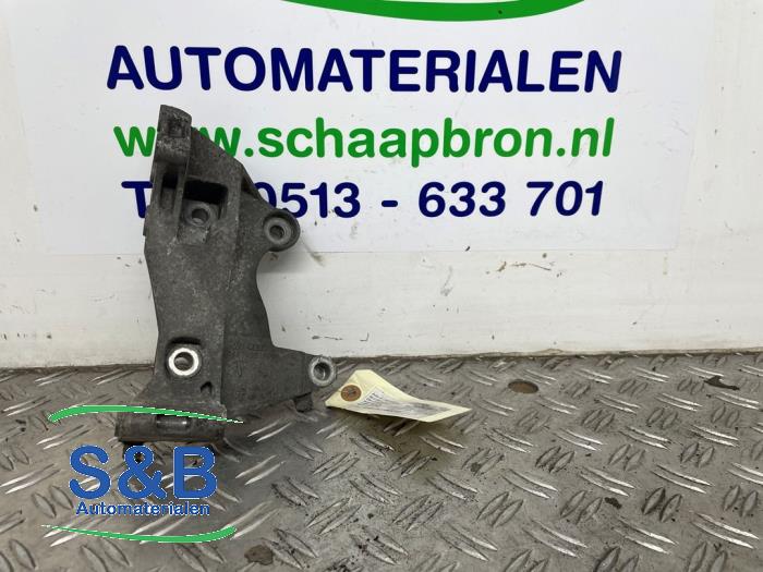 Usagé Support dynamo bas Volkswagen Lupo (6X1) 1.2 TDI 3L Prix € 20,00 Règlement à la marge proposé par Schaap & Bron