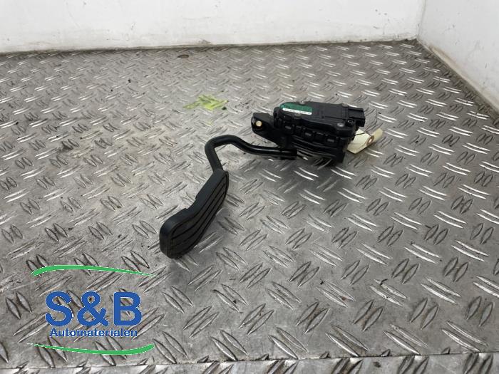Accelerator pedal from a Volkswagen Sharan (7M8/M9/M6) 2.0 2001