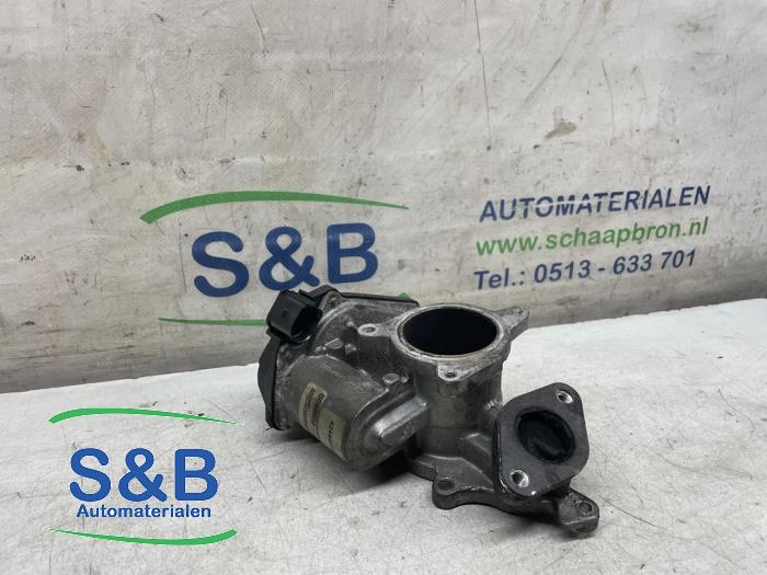 AGR Ventil van een Audi A4 (B7) 2.0 TDI 16V 2005