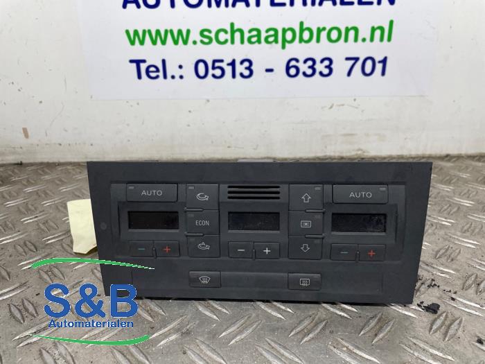 Używane Panel climatronic Audi A4 (B6) 2.0 20V Quattro Cena € 100,00 Procedura marży oferowane przez Schaap & Bron