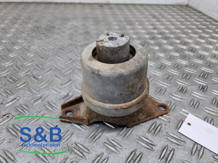 Used Engine mount Volkswagen Transporter/Caravelle T5 2.0 BiTDI DRF Price € 29,99 Margin scheme offered by Schaap & Bron