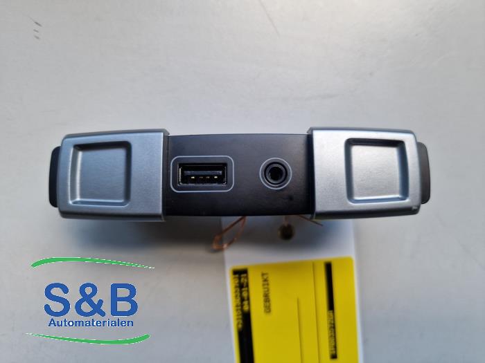 Zlacze AUX/USB z Seat Leon (1P1) 1.4 16V 2009