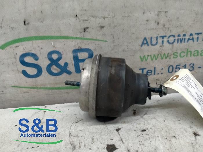 Usagé Support moteur Volkswagen Passat (3B3) 2.3 V5 20V 4Motion Prix € 30,00 Règlement à la marge proposé par Schaap & Bron