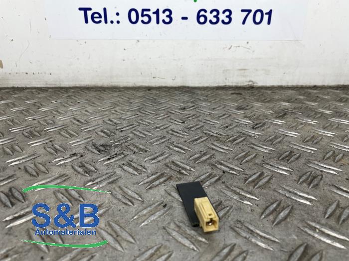 Begagnade Bluetooth-antenn Audi A4 (B7) 1.9 TDI Pris € 8,00 Marginaltabell erbjuds av Schaap & Bron