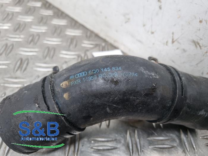Intercooler Schlauch van een Volkswagen Polo IV (9N1/2/3) 1.4 TDI 80 2008