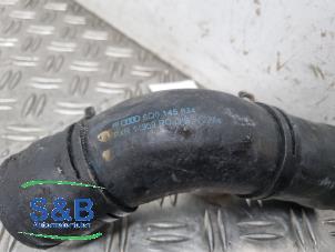 Intercooler Schlauch van een Volkswagen Polo IV (9N1/2/3) 1.4 TDI 80 2008