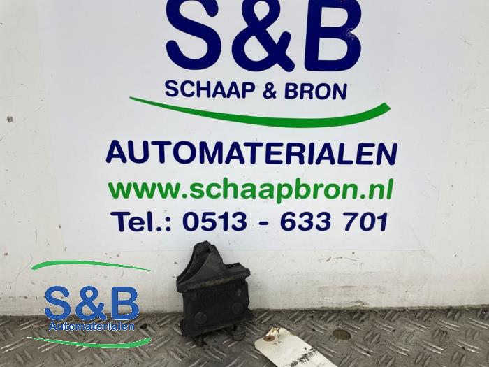 Used Engine mount Volkswagen LT II 2.8 TDI Price € 25,00 Margin scheme offered by Schaap & Bron