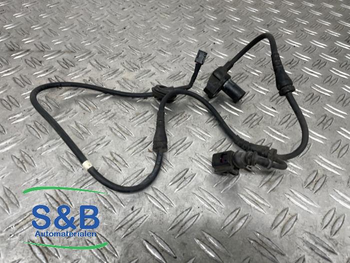 ABS Sensor from a Audi A4 (B6) 1.8 T 20V 2002