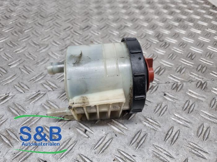 Begagnade Styrservotank Volkswagen Transporter T4 2.4 D Pris € 29,99 Marginaltabell erbjuds av Schaap & Bron