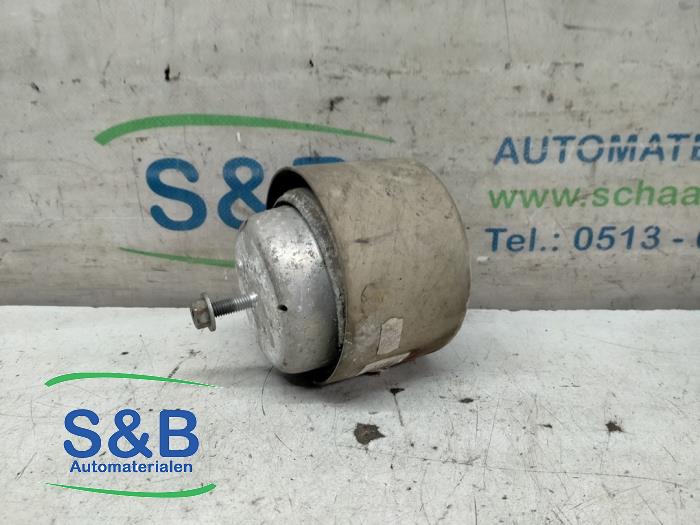 Usagé Support moteur Audi A4 (B6) 2.4 V6 30V Prix € 35,00 Règlement à la marge proposé par Schaap & Bron