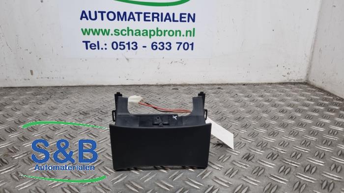 Begagnade Askkopp, fram Volkswagen Sharan (7M8/M9/M6) 2.0 TDI Pris € 29,99 Marginaltabell erbjuds av Schaap & Bron