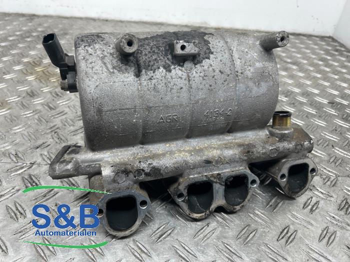 Begagnade Insugsrör Volkswagen Golf V (1K1) 2.0 SDI Pris € 40,00 Marginaltabell erbjuds av Schaap & Bron