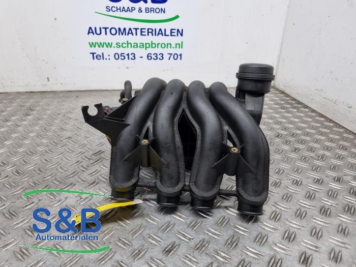 Gebrauchte Ansaugbrugge Audi A4 (B5) 1.6 Preis € 49,99 Margenregelung angeboten von Schaap & Bron