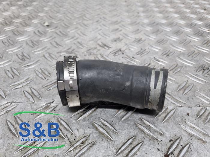 Usagé Tuyau intercooler Volkswagen Scirocco (137/13AD) 2.0 TSI 16V Prix € 14,99 Règlement à la marge proposé par Schaap & Bron