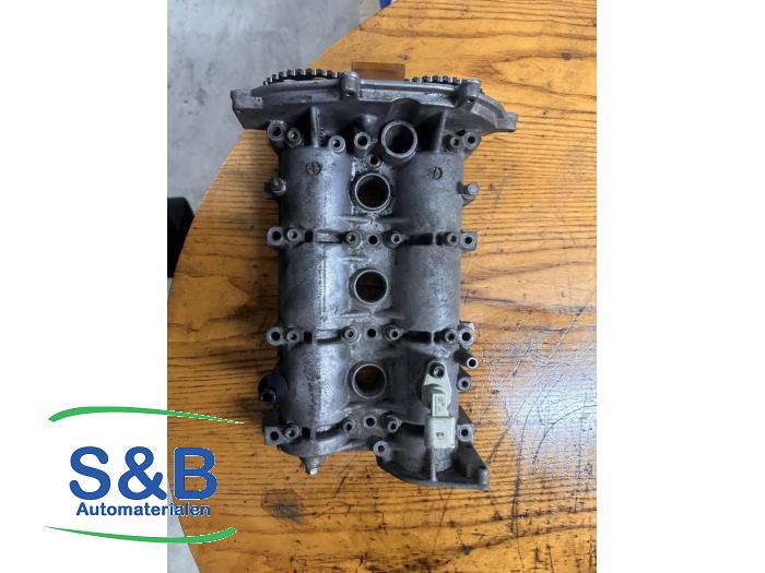 Usados Tapa de válvulas Volkswagen Polo V (6R) 1.2 12V Precio € 200,00 Norma de margen ofrecido por Schaap & Bron