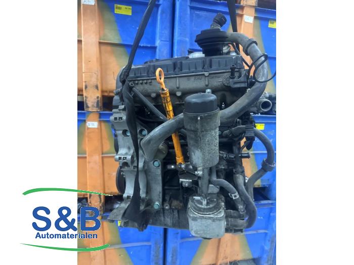 Engine from a Volkswagen Sharan (7M8/M9/M6) 1.9 TDI 90 2005