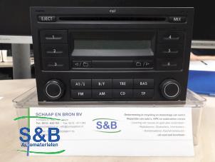 Used Radio CD player Volkswagen Polo III (6N2) Price € 25,00 Margin scheme offered by Schaap & Bron