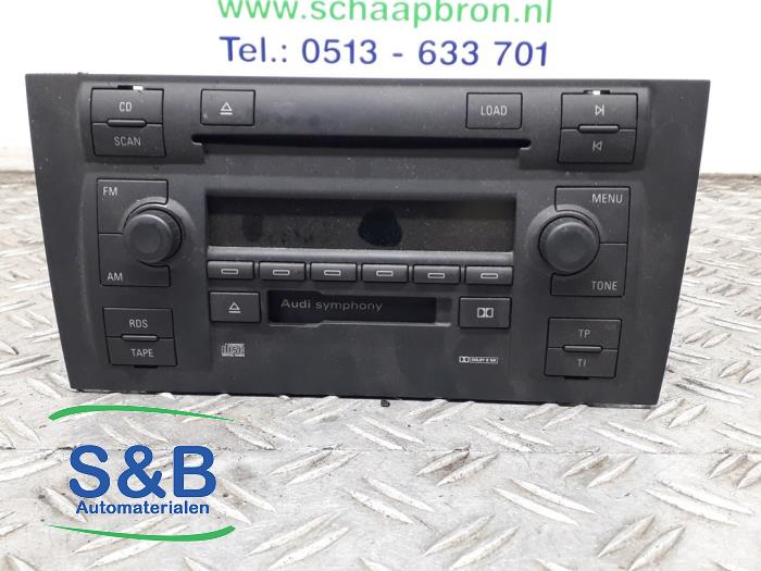 Używane Radio Audi A6 Avant (C5) 2.5 TDI V6 24V Cena € 124,99 Procedura marży oferowane przez Schaap & Bron