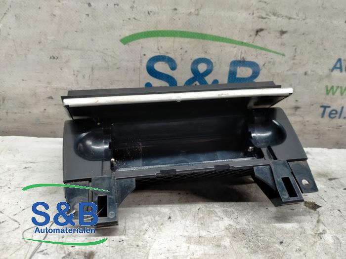 Begagnade Askkopp, fram Audi A4 Avant Quattro (B7) 2.0 TFSI 20V Pris € 15,00 Marginaltabell erbjuds av Schaap & Bron
