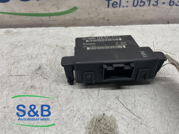Engine management computer Volkswagen Golf V (1K1), 2003 / 2010 1.6 FSI 16V, Hatchback, Petrol, 1.598cc, 85kW (116pk), FWD, BAG, 2003-10 / 2004-07, 1K1 (Used)