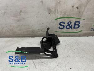Used Hood lever Audi A6 Price on request offered by Schaap & Bron