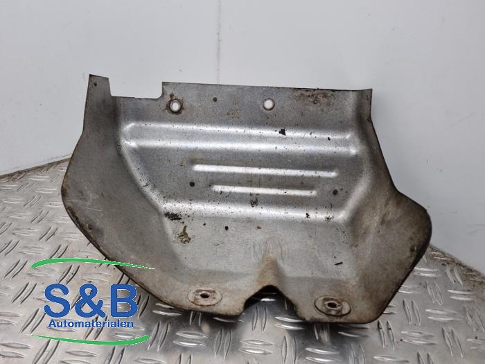 Gebrauchte Hitzeschild Auspuff Volkswagen Golf IV (1J1) 2.3 V5 GTI Preis € 20,00 Margenregelung angeboten von Schaap & Bron