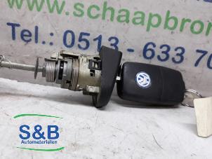 Used Door lock cylinder, left Volkswagen Touran (1T1/T2) 1.6 FSI 16V Price € 35,00 Margin scheme offered by Schaap & Bron