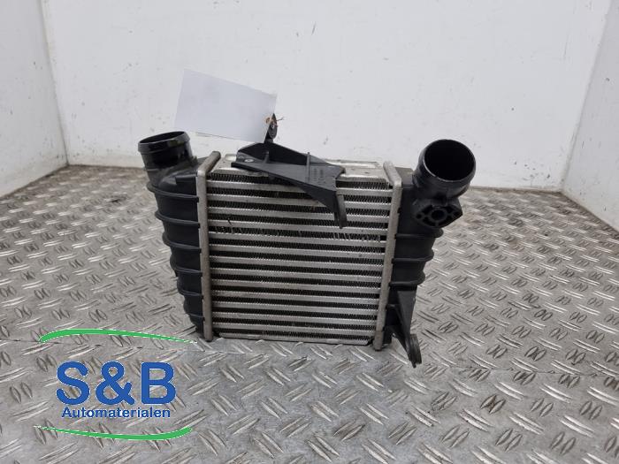 Usados Intercooler Volkswagen Polo IV (9N1/2/3) 1.4 TDI 80 Precio € 49,99 Norma de margen ofrecido por Schaap & Bron