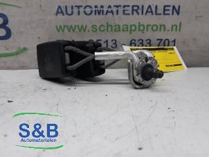 Gebrauchte Sicherheitsgurt Schließe links hinten Volkswagen Passat Preis € 25,00 Margenregelung angeboten von Schaap & Bron
