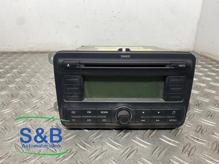 Używane Radio Skoda Roomster (5J) 1.2 TSI Cena € 35,00 Procedura marży oferowane przez Schaap & Bron
